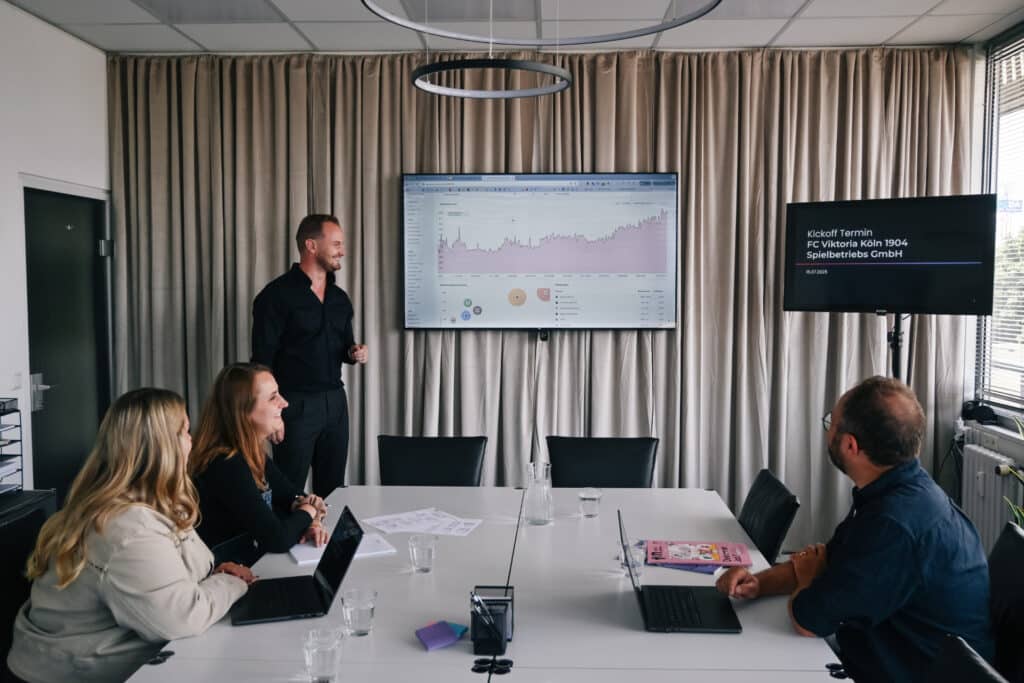 Suchmaschinenoptimierung Köln Teammeeting