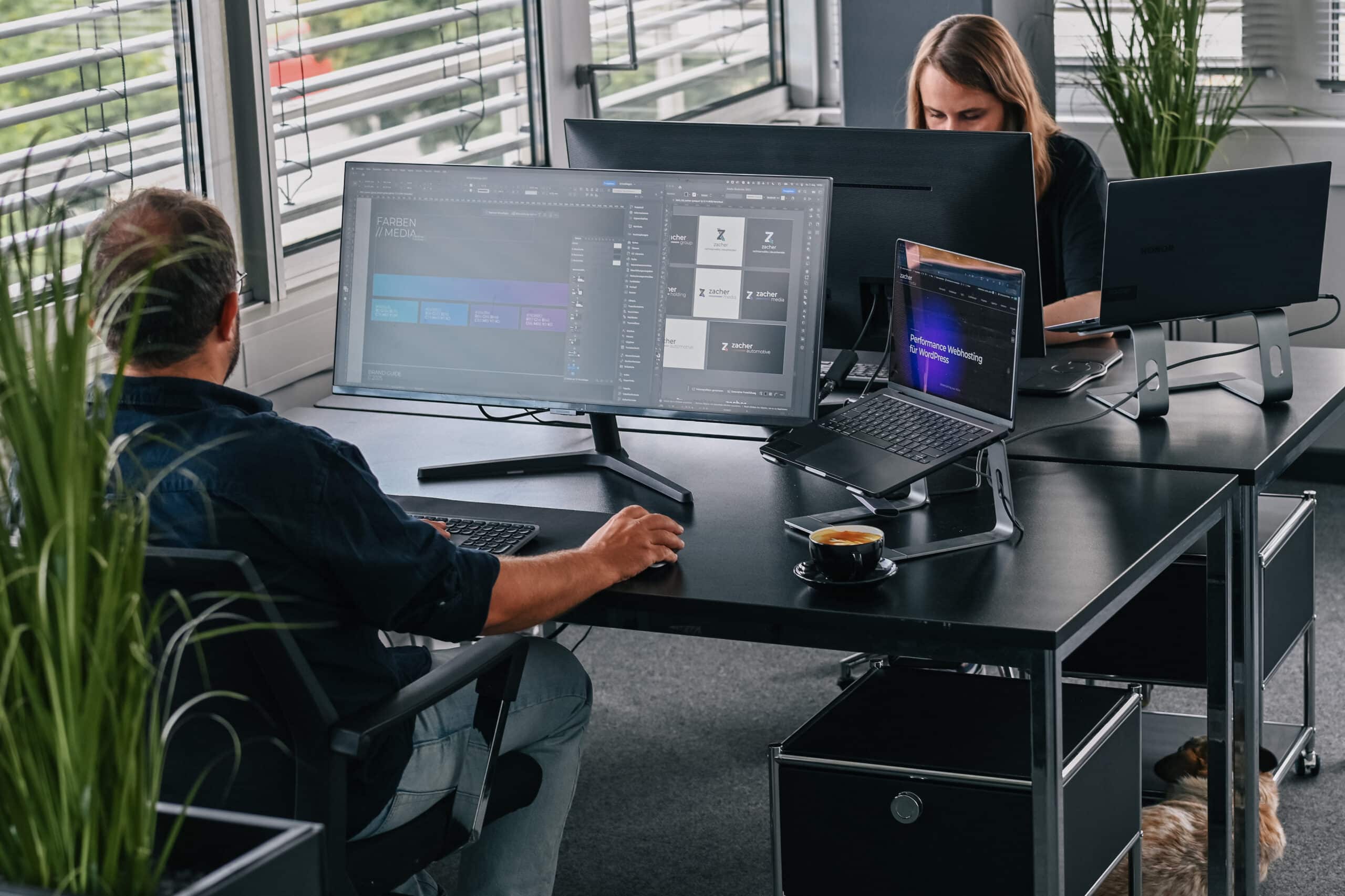Werbeagentur Köln | Designteam arbeitet